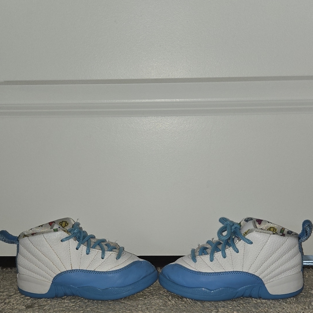 2022 JORDAN Retro 12 EMOJI sz 10C Toddler Shoes Good Condition